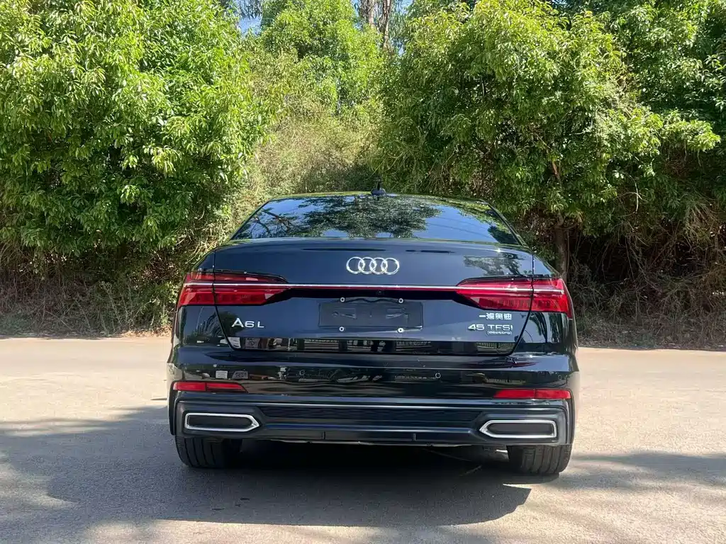 Audi A6L 2022