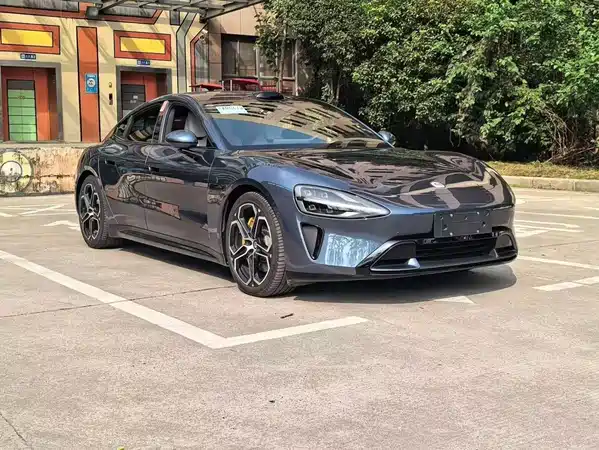 Xiaomi SU7 2024