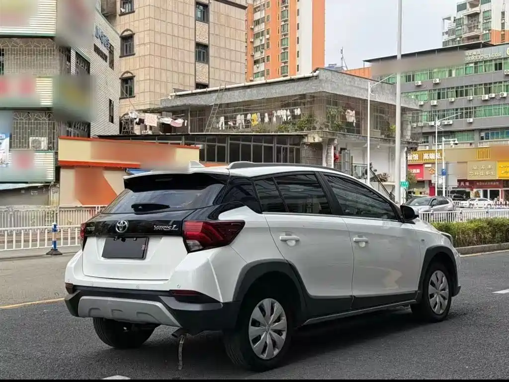 Toyota Yaris L 2021 — фото 13