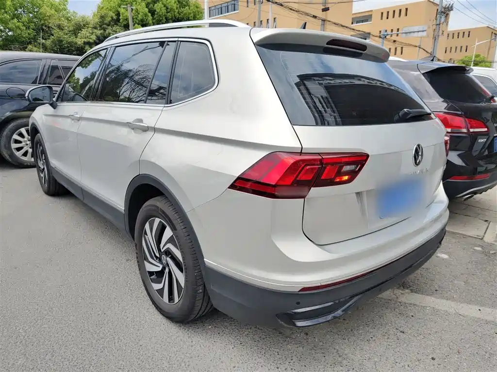 Volkswagen Tiguan L 2025 — фото 23