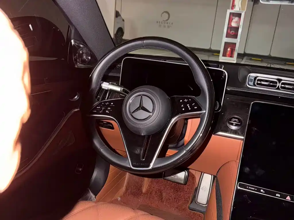 Mercedes-Benz S-Class 2025