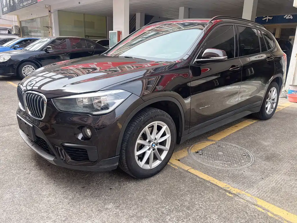 BMW X1 2017 — фото 1