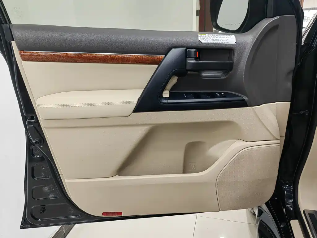 Toyota Land Cruiser 2015 — фото 15