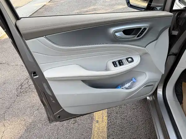 Roewe iMAX8 New Energy 2025