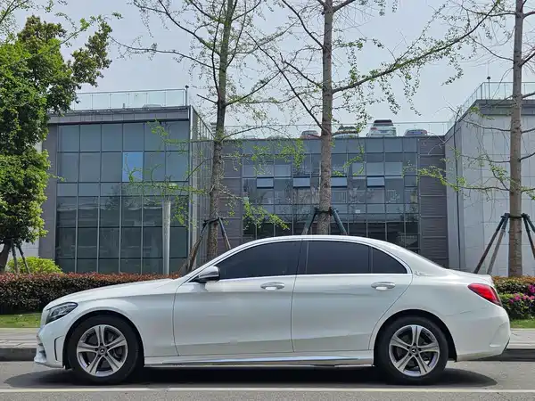 Mercedes-Benz C-Class 2021