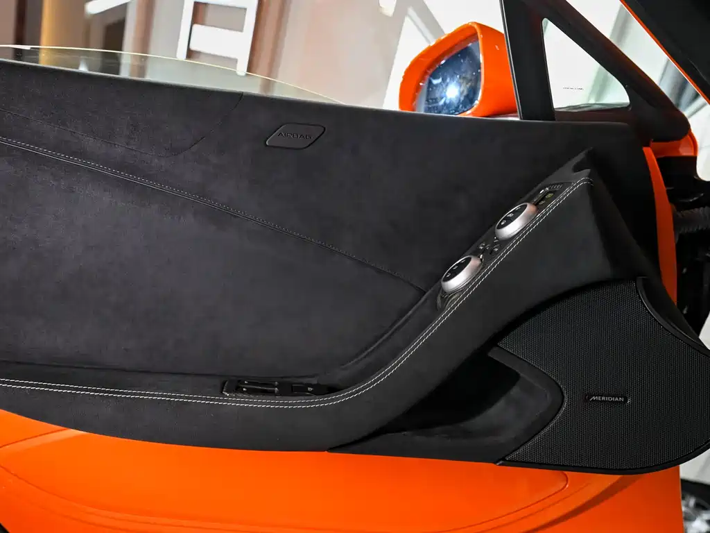 McLaren 650S 2014 — фото 18