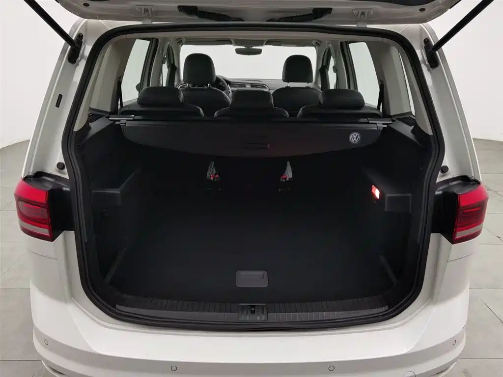 Volkswagen Touran 2016 — фото 16