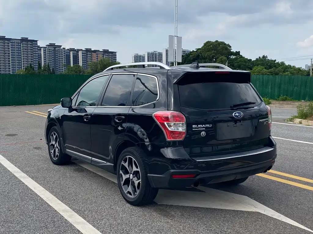 Subaru Forester 2015 — фото 8