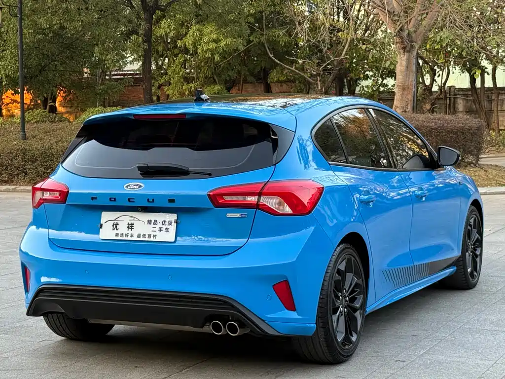 Ford Focus 2022 — фото 15
