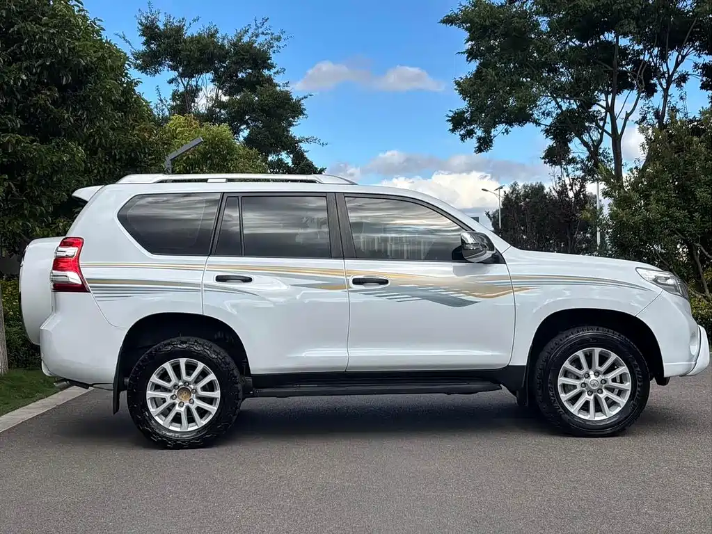 Toyota Prado 2017 — фото 7