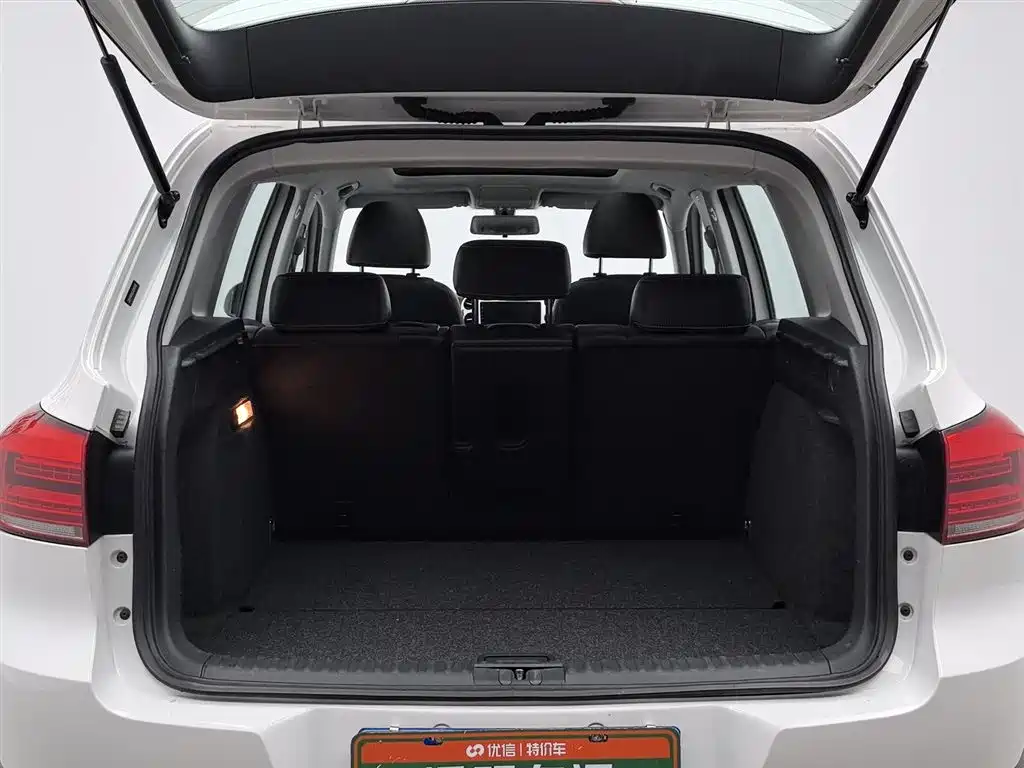 Volkswagen Tiguan 2019 — фото 16
