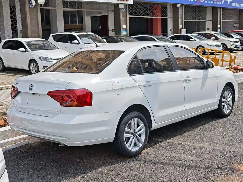 Volkswagen Jetta 2019 — фото 4