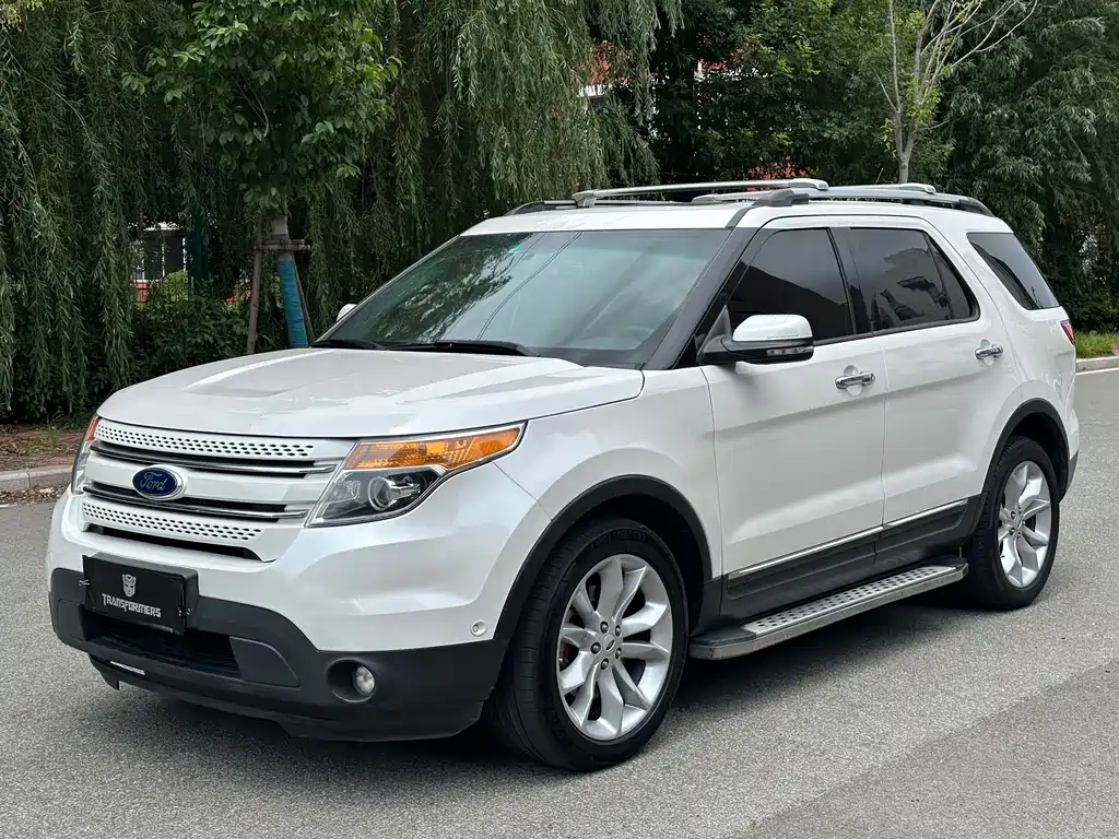 Ford Explorer 2015 — фото 1