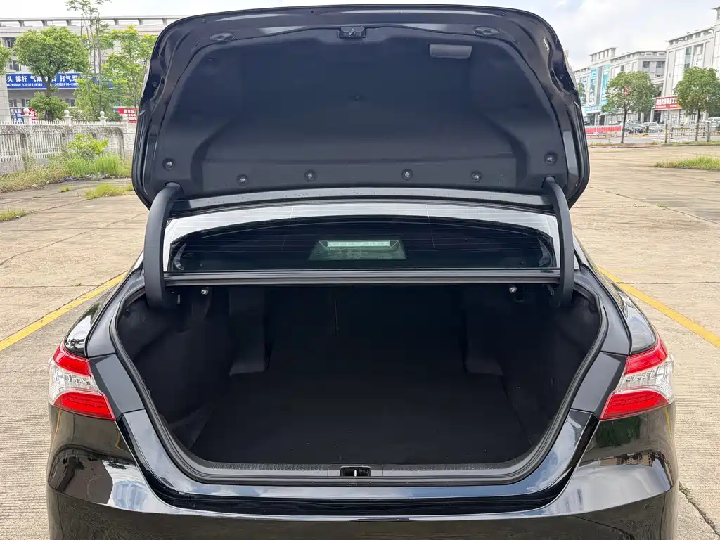 Toyota Camry 2021 — фото 21