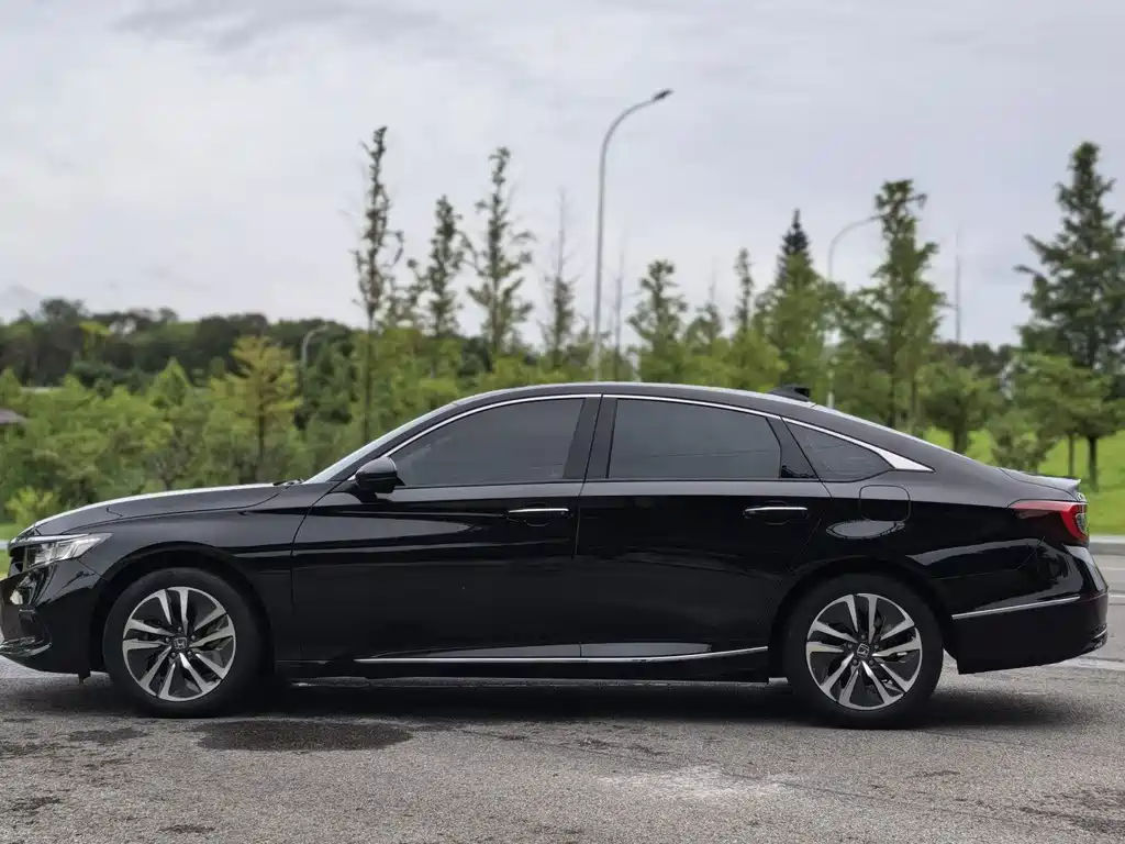Honda Accord 2023 — фото 15