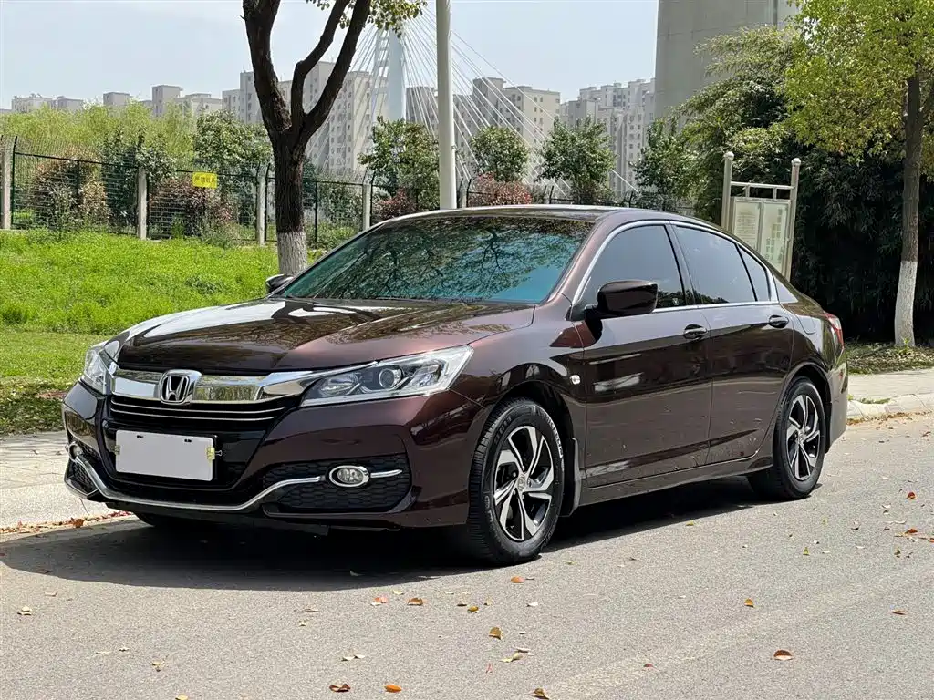 Honda Accord 2018 — фото 2