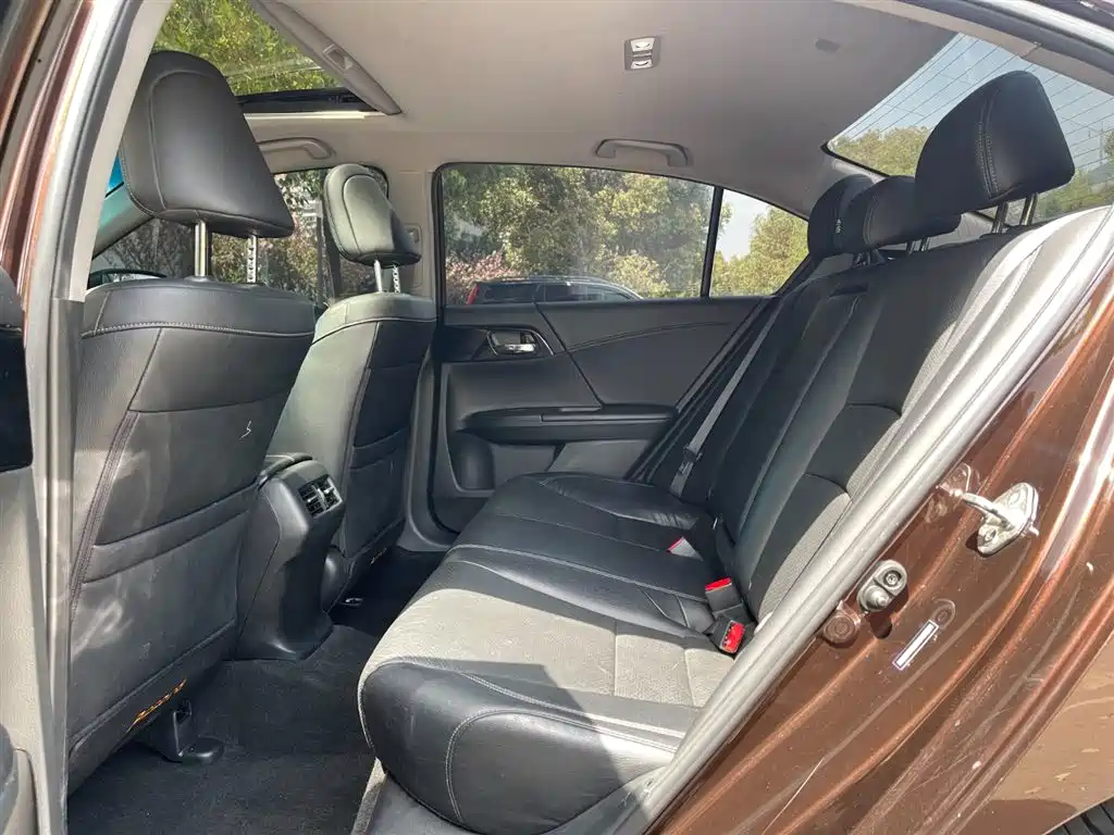 Honda Accord 2018 — фото 14