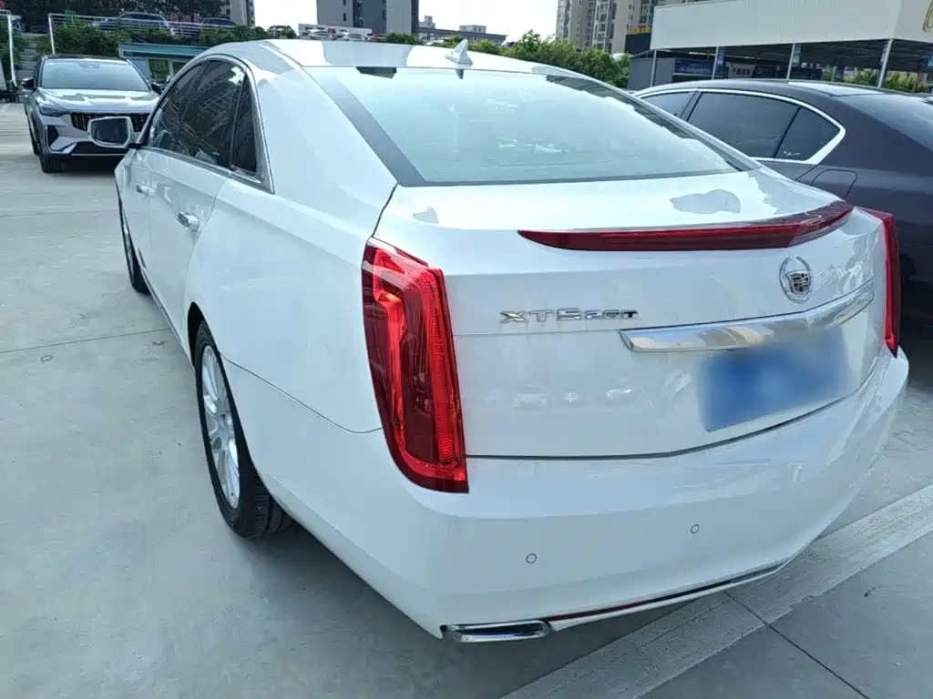 Cadillac XTS 2015 — фото 5