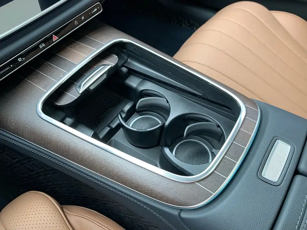 Mercedes-Benz E-Class 2024 — фото 20