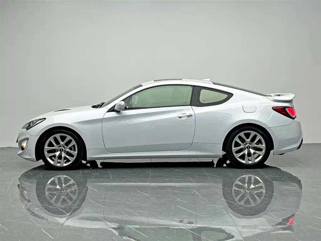 Hyundai Genesis Coupe 2014 — фото 3
