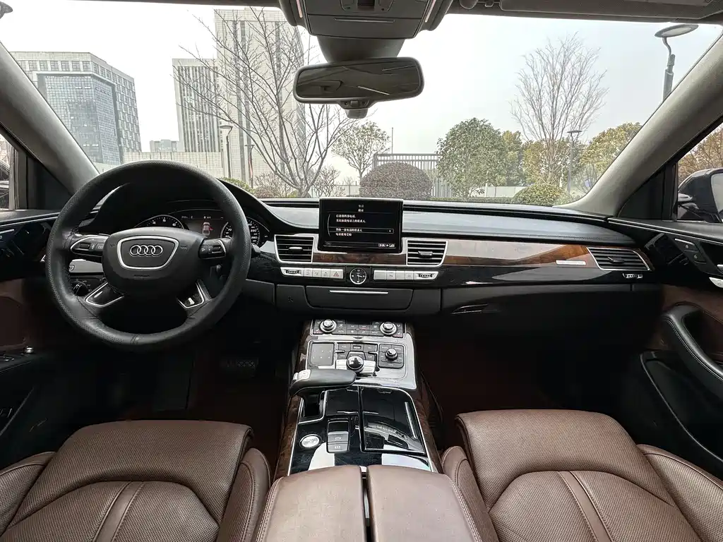 Audi A8 2016 — фото 11