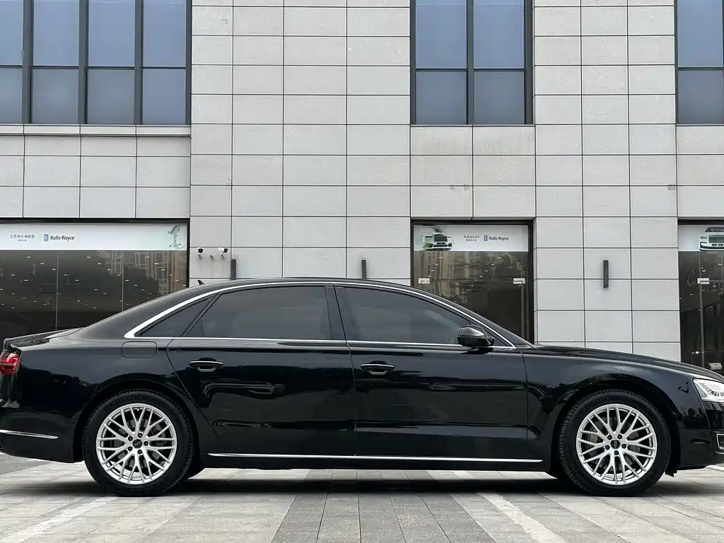 Audi A8 2016 — фото 7