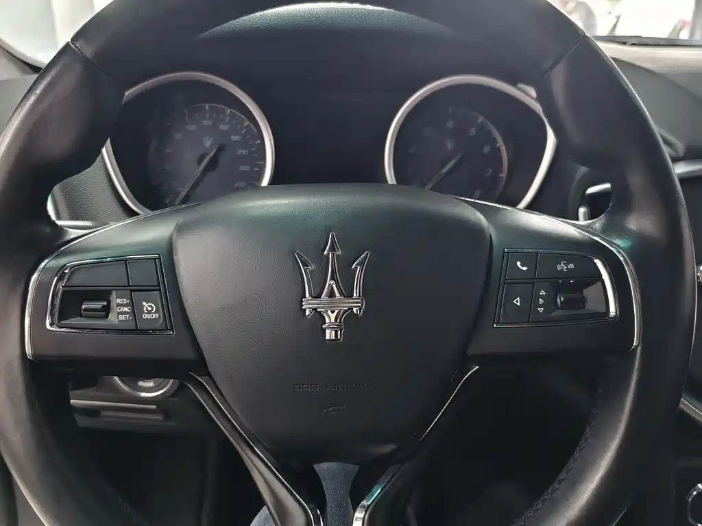 Maserati Ghibli 2015 — фото 8