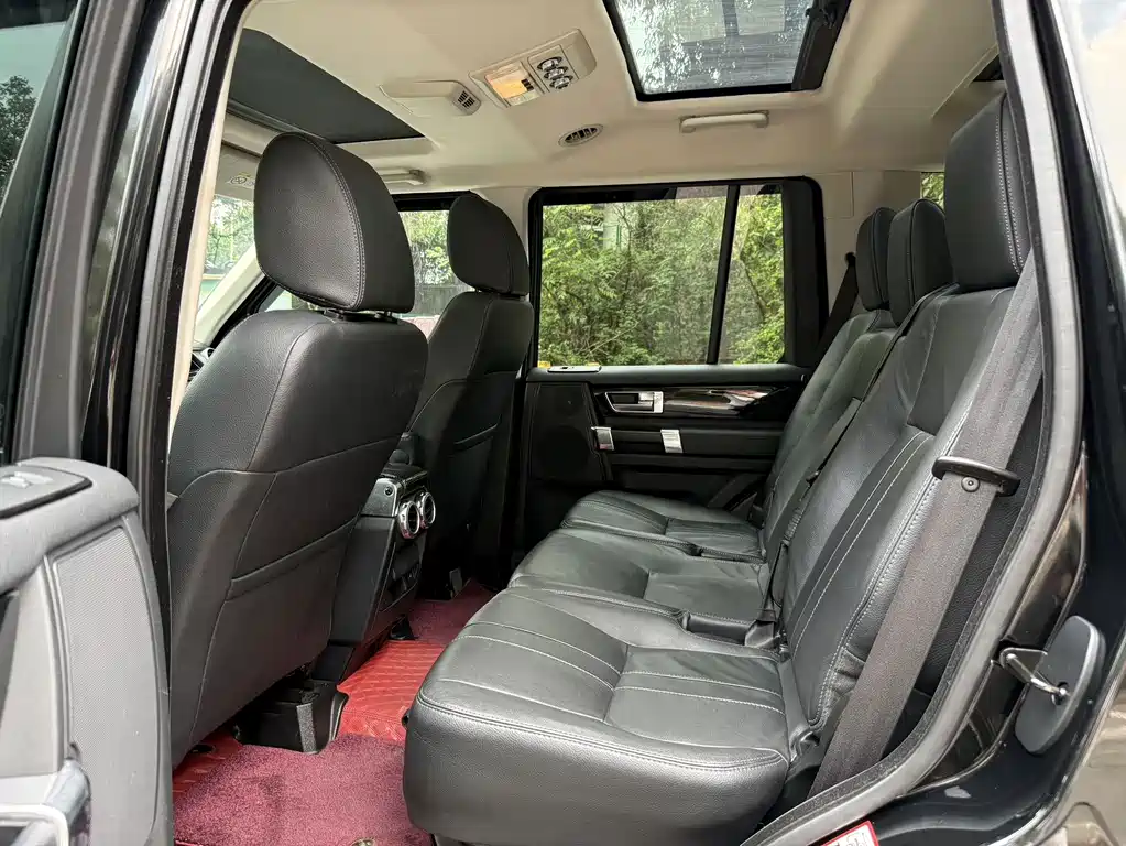 Land Rover Discovery 2015 — фото 10