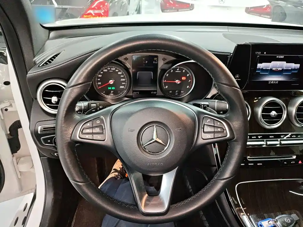 Mercedes-Benz GLC 2018 — фото 3