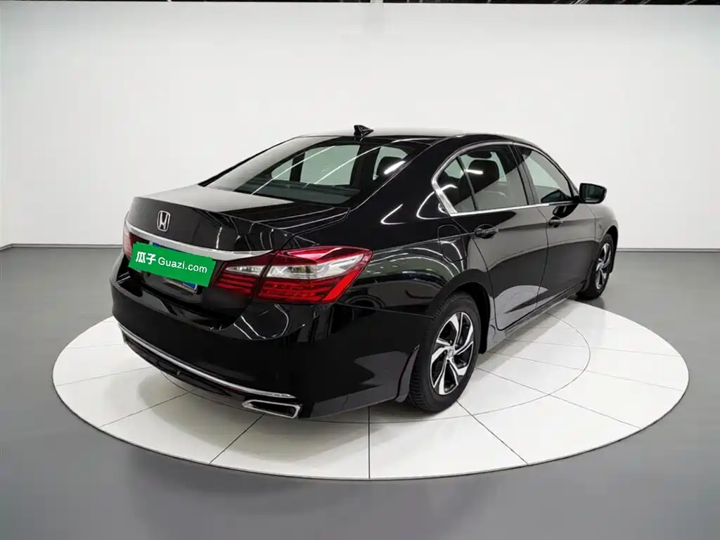Honda Accord 2017 — фото 5