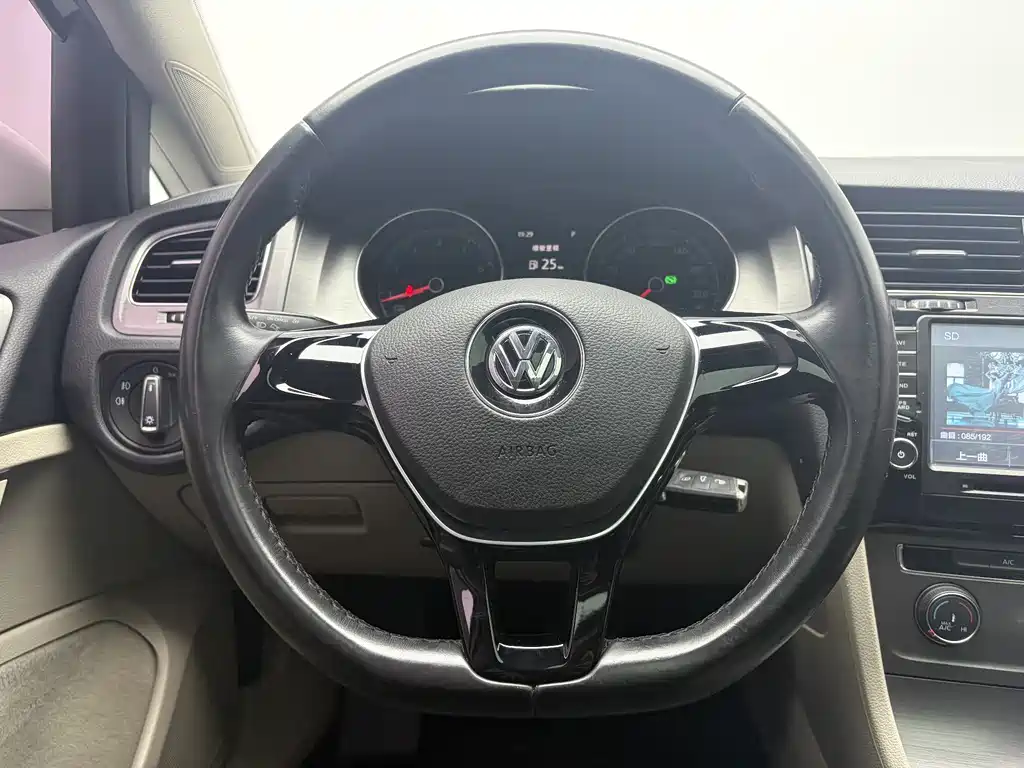 Volkswagen Golf 2015 — фото 15