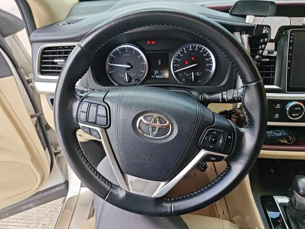 Toyota Highlander 2016