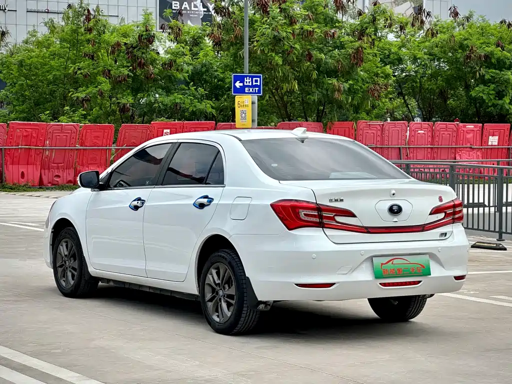BYD Qin NEV 2018 — фото 6