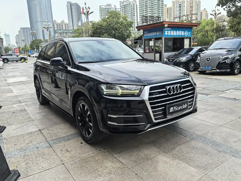 Audi Q7 2019 — фото 3