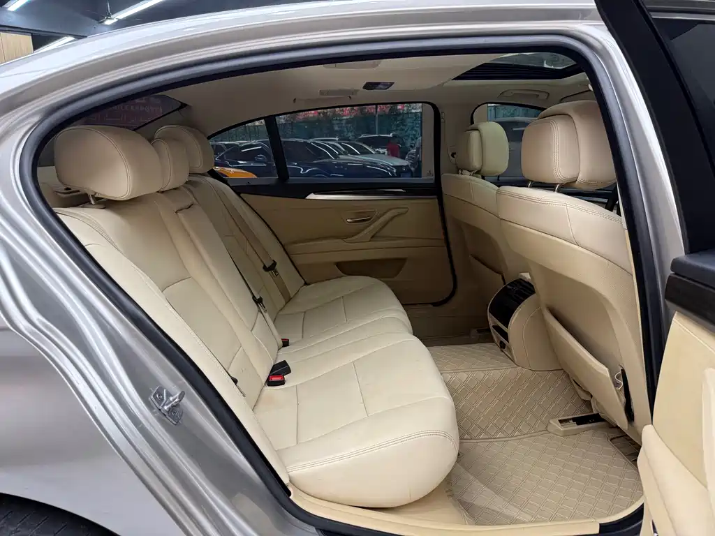 BMW 5 Series 2013 — фото 26