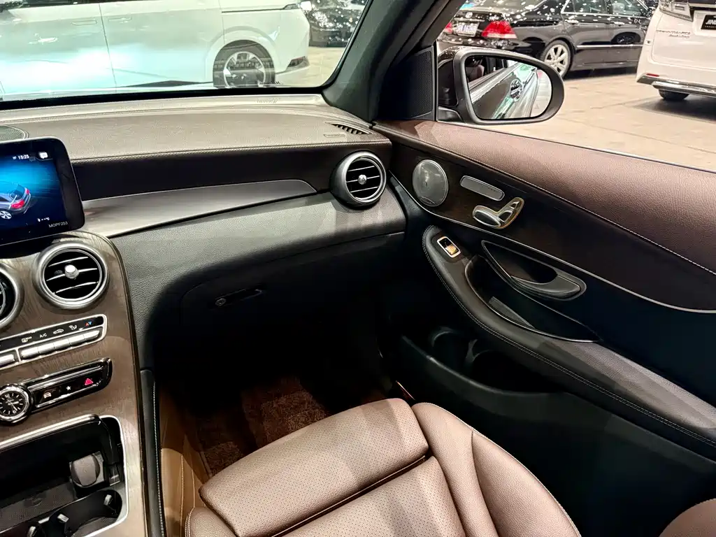 Mercedes-Benz GLC 2021 — фото 13