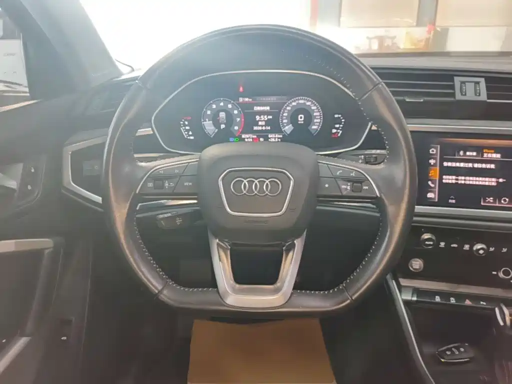 Audi Q3 2020 — фото 11