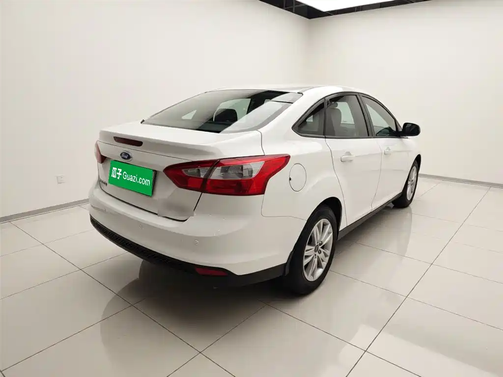 Ford Focus 2015 — фото 5