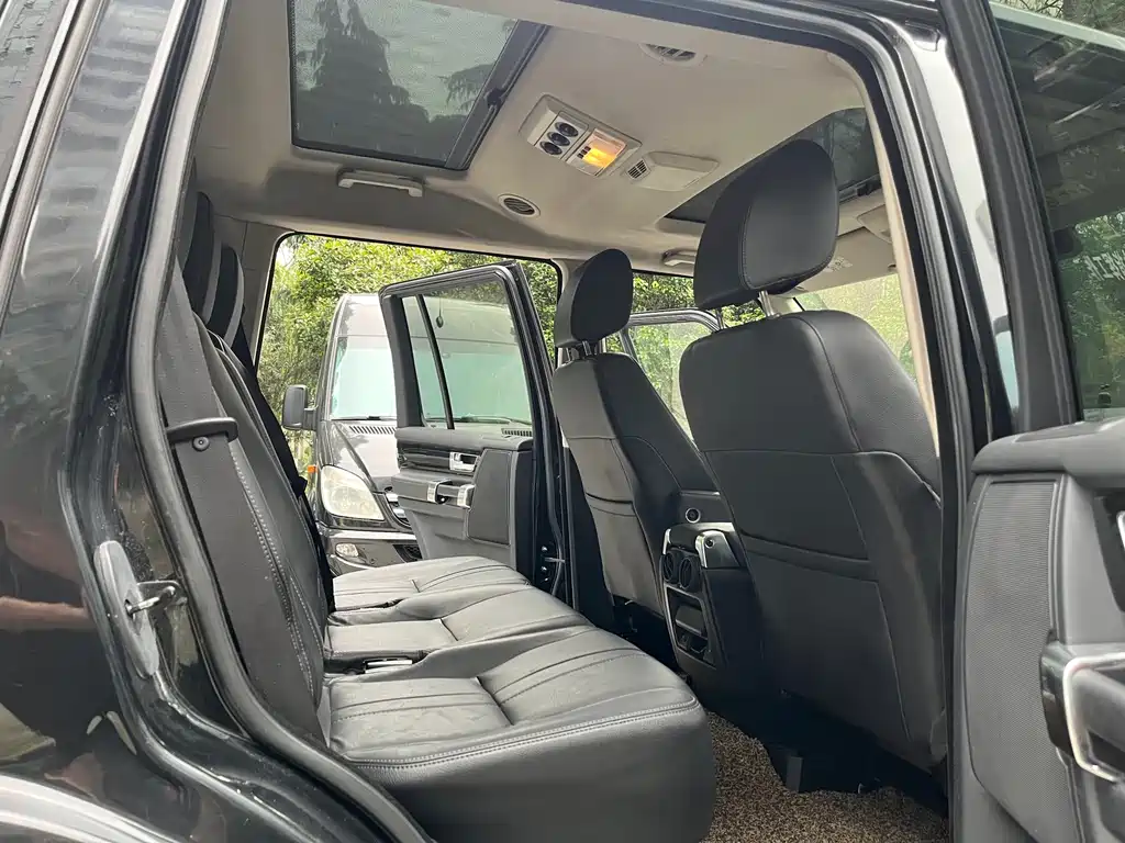 Land Rover Discovery 2015 — фото 10