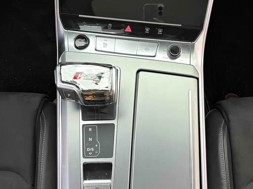 Audi A7L 2024 — фото 12