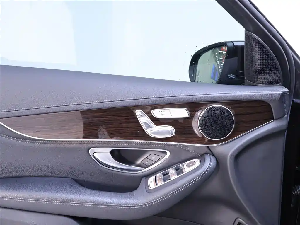 Mercedes-Benz GLC 2019 — фото 17