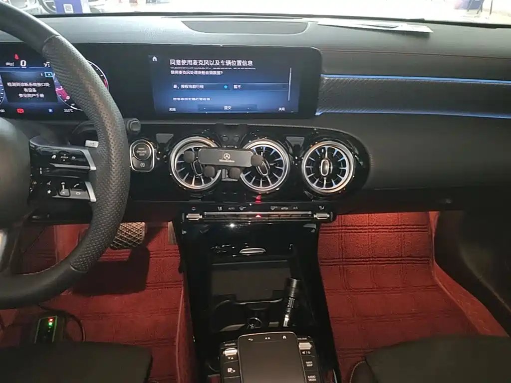 Mercedes-Benz A-Class 2024 — фото 13