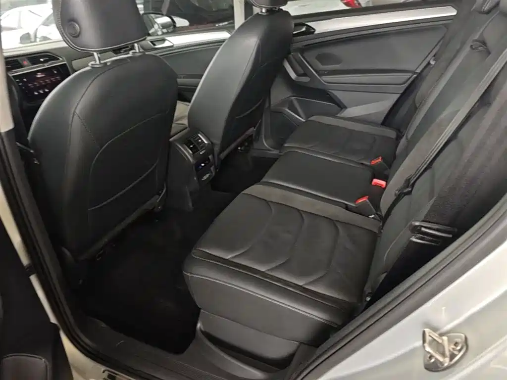 Volkswagen Tiguan L 2021 — фото 17