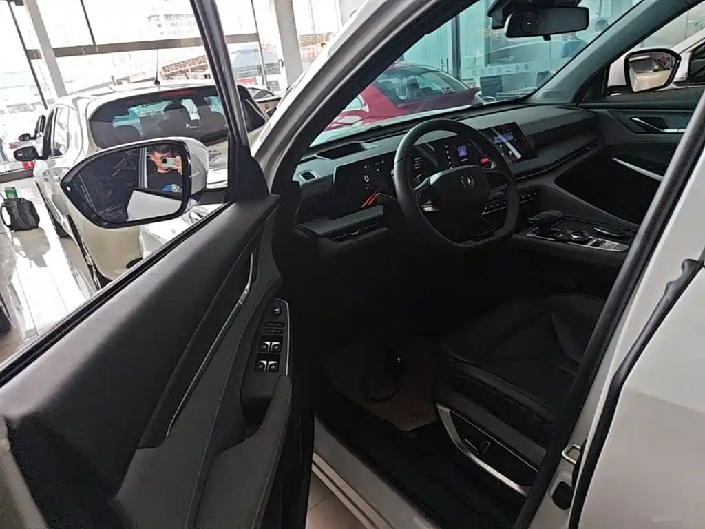 Changan CS75 PLUS 2023 — фото 16