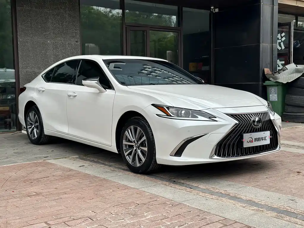 Lexus ES 2021 — фото 2