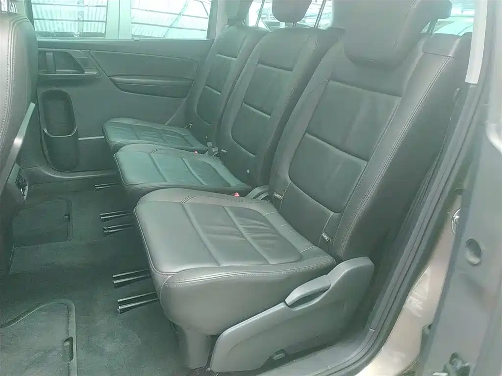 Volkswagen Sharan 2015 — фото 17