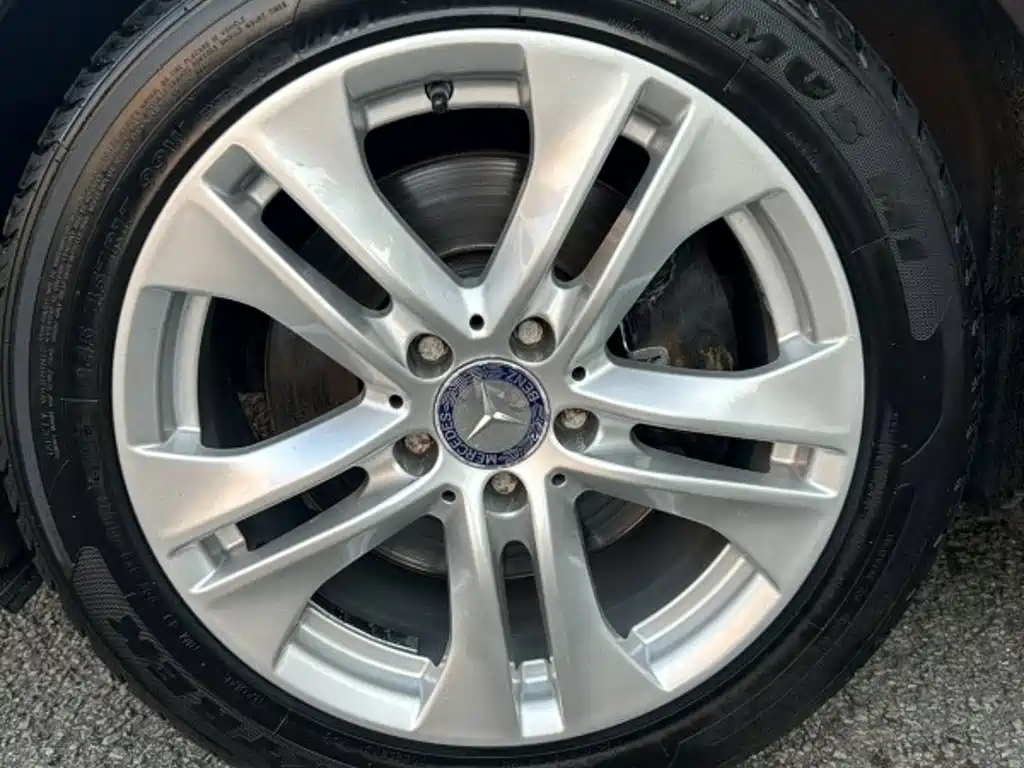 Mercedes-Benz E-Class 2010 — фото 14