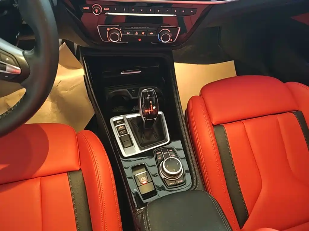 BMW 1 Series 2021 — фото 14