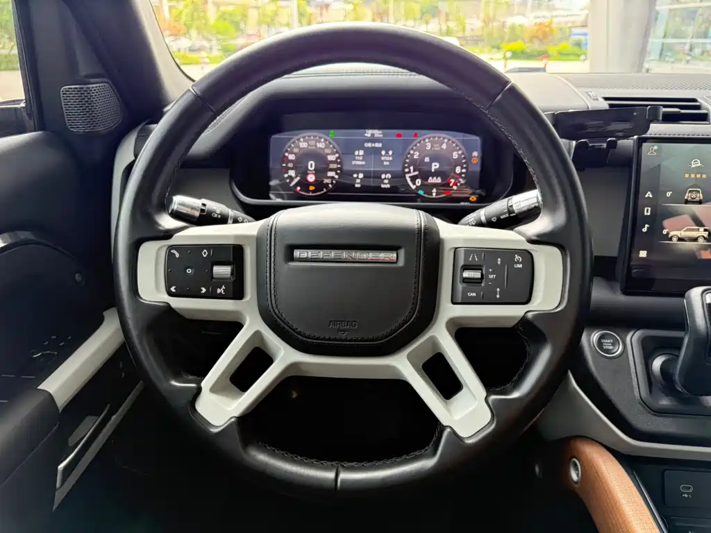 Land Rover Defender 2021 — фото 13
