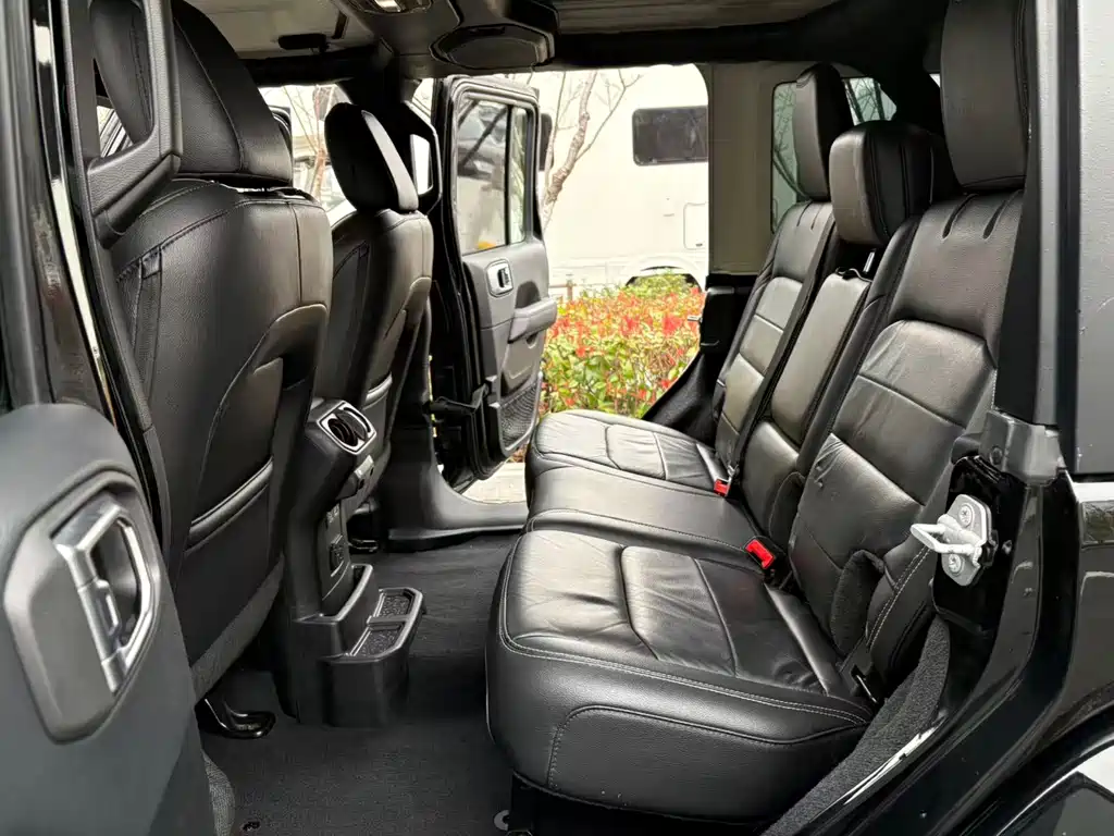 Jeep Wrangler 2019 — фото 10